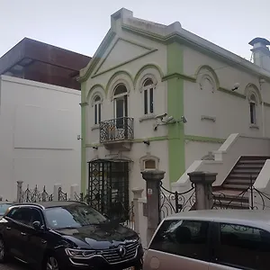 White House Hostal